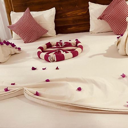 Swiss Kiss Beach Resort Uppuveli ภายนอก รูปภาพ