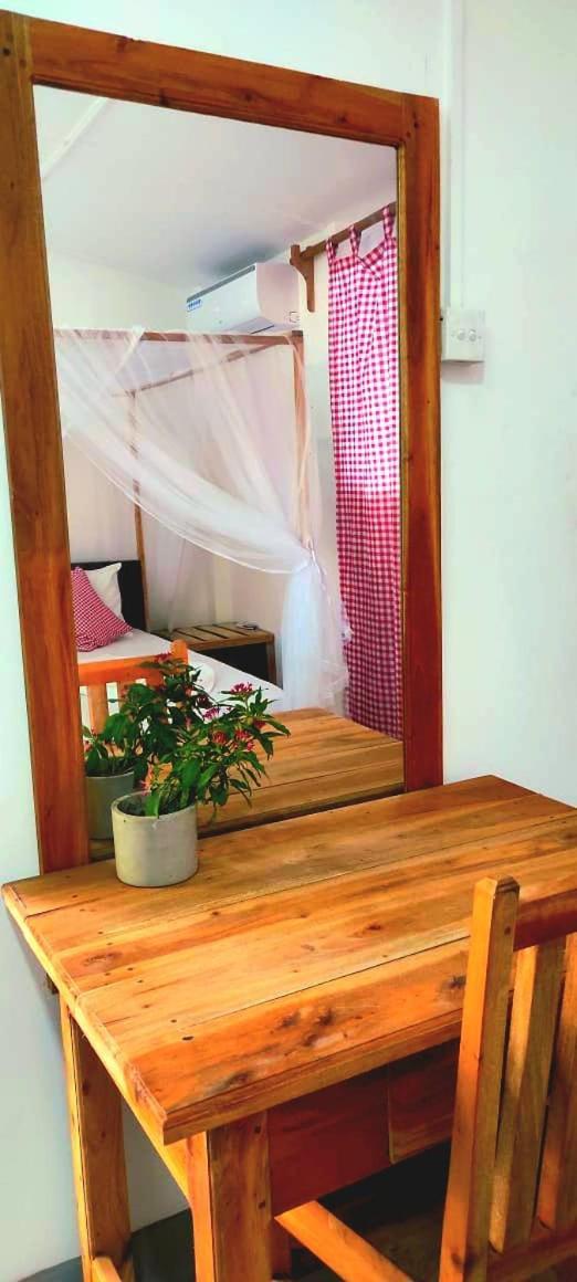 Swiss Kiss Beach Resort Uppuveli ภายนอก รูปภาพ