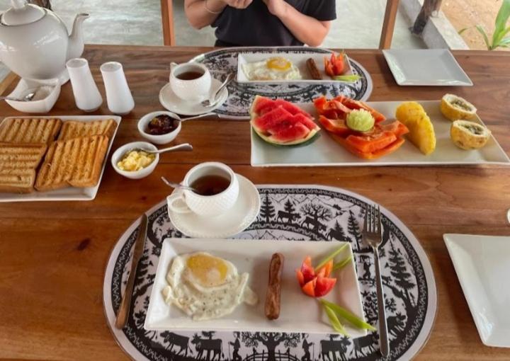 Swiss Kiss Beach Resort Uppuveli ภายนอก รูปภาพ