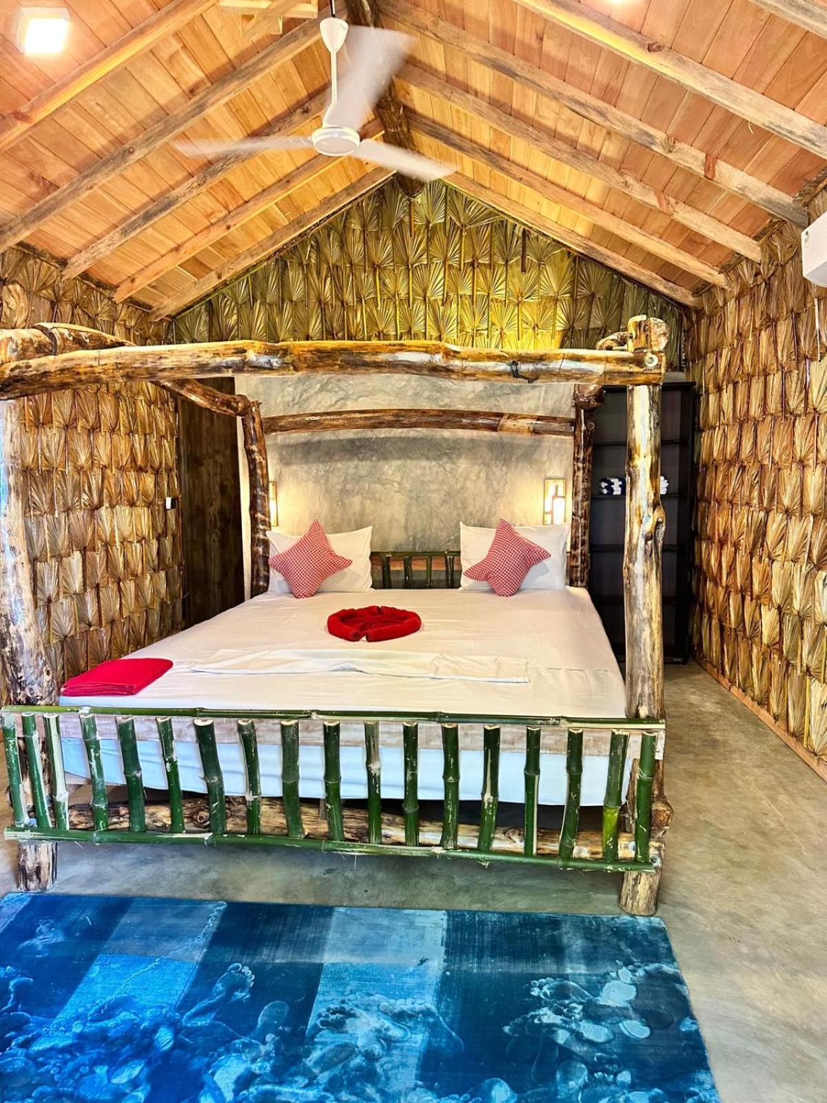 Swiss Kiss Beach Resort Uppuveli ภายนอก รูปภาพ